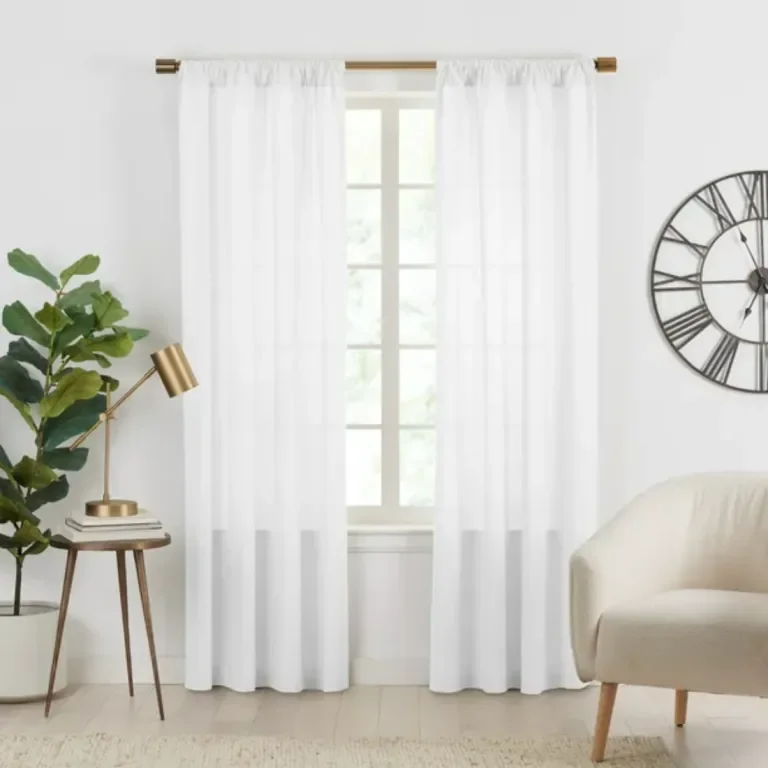 Designer Brady Tolbert Says Your Dining Room Doesn’t Need to Be Stuffy (Phew)