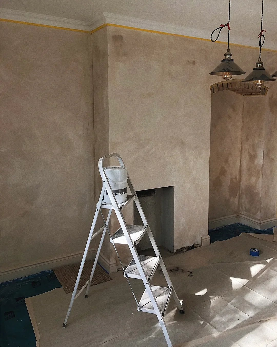 Hidden Within This Once-Dated Dining Room’s Walls Was a Delightfully Charming Brick Arch