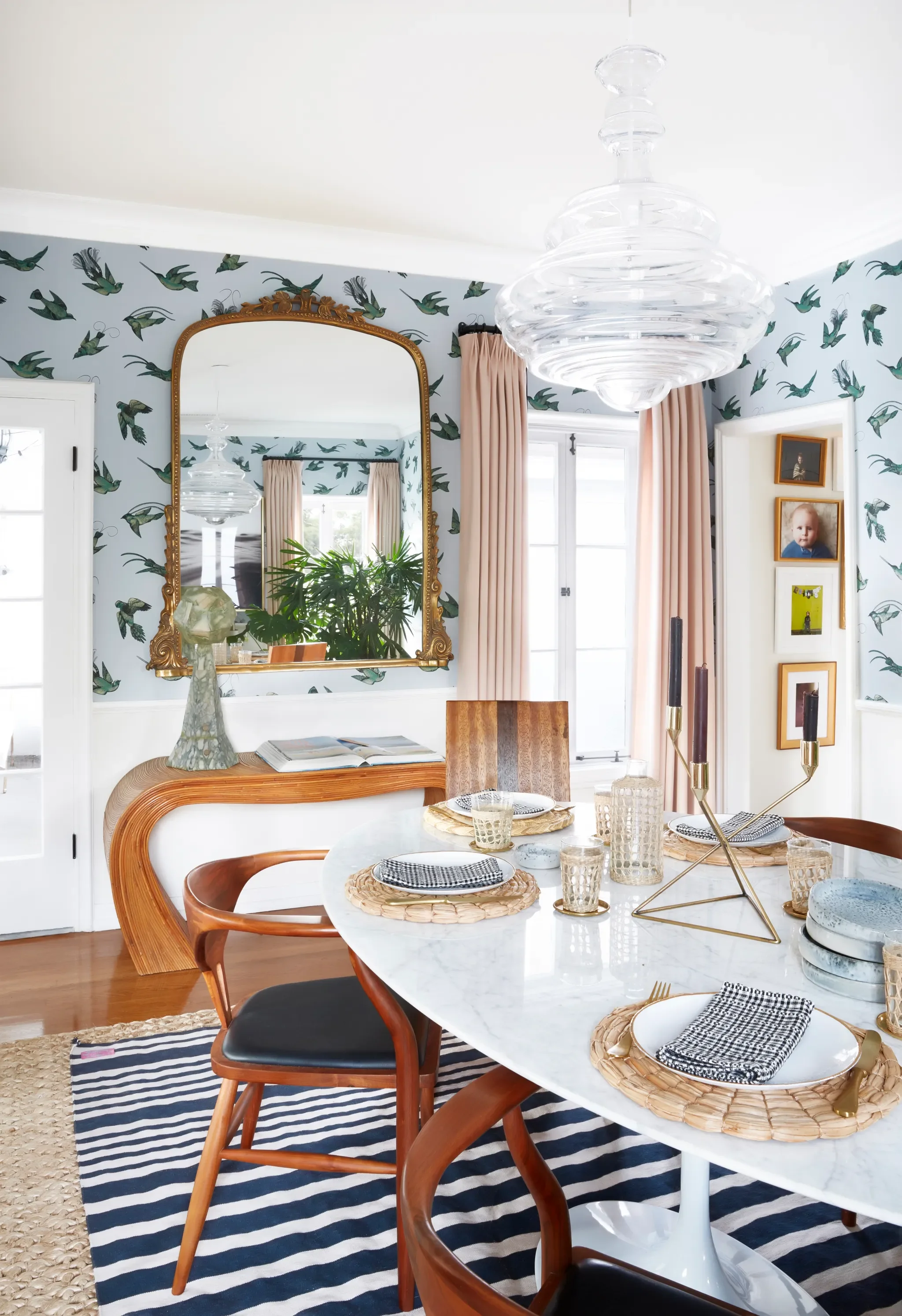 We Never Wanted Bird Wallpaper—Until This Dining Room Swooped In and Changed Our Minds